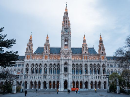 Im Rathaus werden Sparmaßnahmen vorbereitet