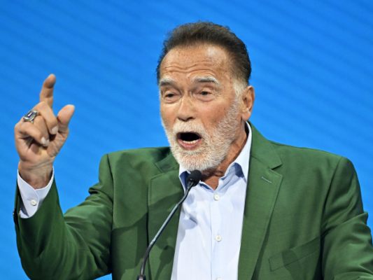 Schwarzenegger und Papst wollen Hoffnung wecken Schwarzenegger und Papst wollen Hoffnung wecken