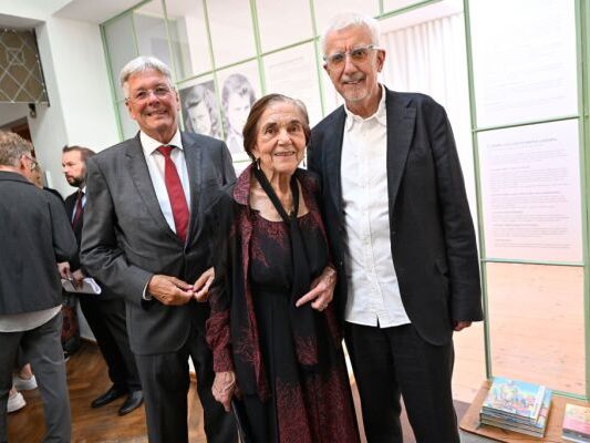 LH Kaiser, Maria Nicolini und Peter Pakesch bei der Eröffnung LH Kaiser, Maria Nicolini und Peter Pakesch bei der Eröffnung