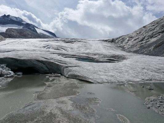 Italiens Gletscher leiden auch unter der Klimakrise Italiens Gletscher leiden auch unter der Klimakrise