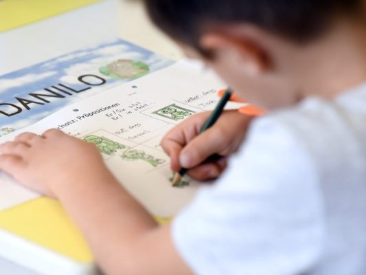 Immer-mehr-beraltrige-Sch-ler-in-sterreichs-Klassen
