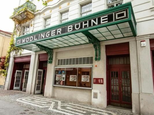 Stadttheater-M-dling-startet-mit-neun-Eigenproduktionen