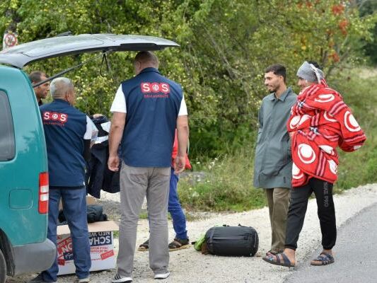 Bande-entf-hrt-Migranten-in-Grenzgebiet-Bosnien-Kroatien