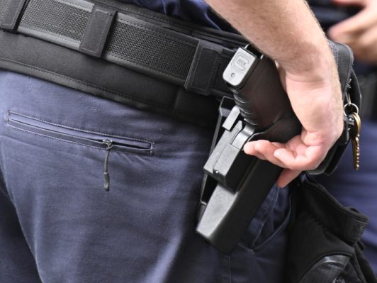 Mann-stach-mit-Messer-auf-Wiener-Jugendlichen-auf-E-Scooter