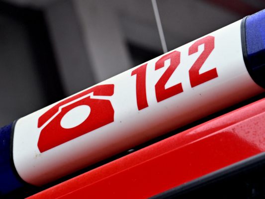 Pensionistin-st-rzte-in-N-mit-Auto-in-Badesee