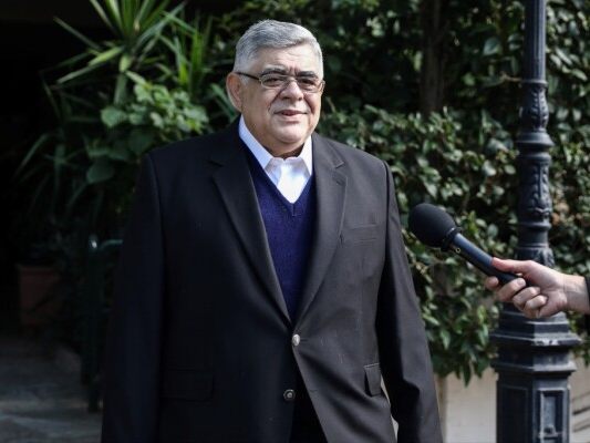 Gr-nder-griechischer-Neonazi-Partei-aus-Haft-entlassen