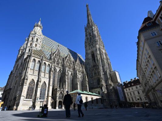 Weniger-Austritte-in-katholischer-Kirche