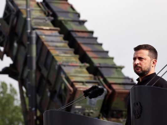 Der Präsident besuchte die Truppen in der Region Der Präsident besuchte die Truppen in der Region