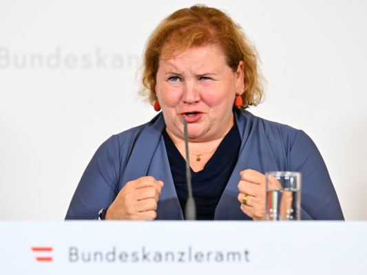 Arbeiten-ber-60-Schumann-denkt-an-Quotenregelung