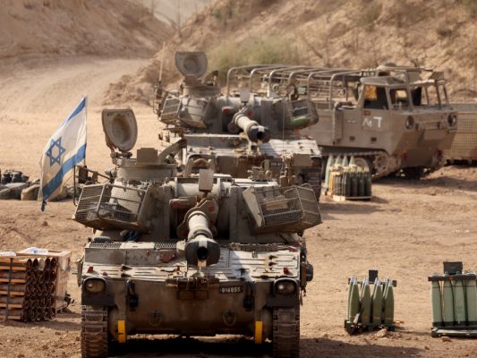 Panzer auf dem Vormarsch in der Stadt Gaza