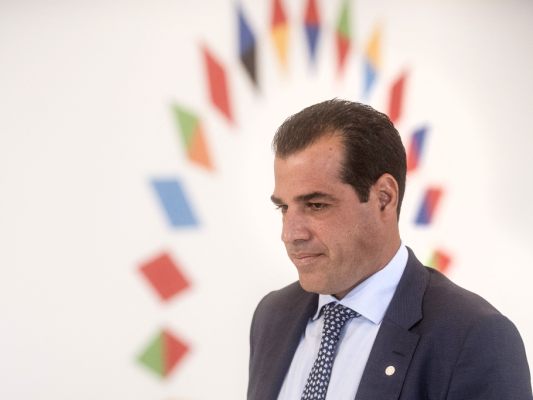 Griechischer-Migrationsminister-Plevris-in-Wien