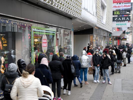 Barrierefreiheit-auf-Wiener-Einkaufsstra-en-mangelhaft