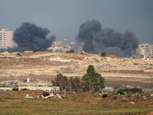 Rauch über dem Gazastreifen nach israelischem Angriff Rauch über dem Gazastreifen nach israelischem Angriff
