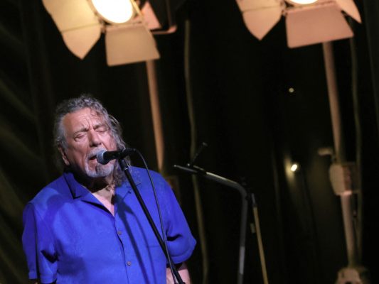 Robert-Plant-ist-abseits-ausgetretener-Pfade-unterwegs