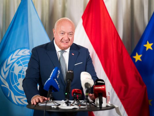 Bundeskanzler Christian Stocker bei Pressekonferenz in New York