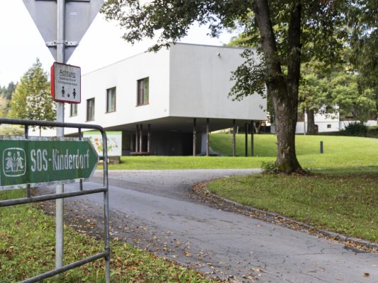 Gegen Landesbedienstete wird wegen Amtsmissbrauchs ermittelt