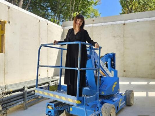 Schauspielerin Jula Zangger renoviert ehemaliges Gasthaus