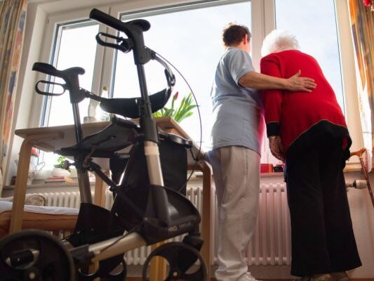 In der Pflege werden Arbeitskräfte gesucht