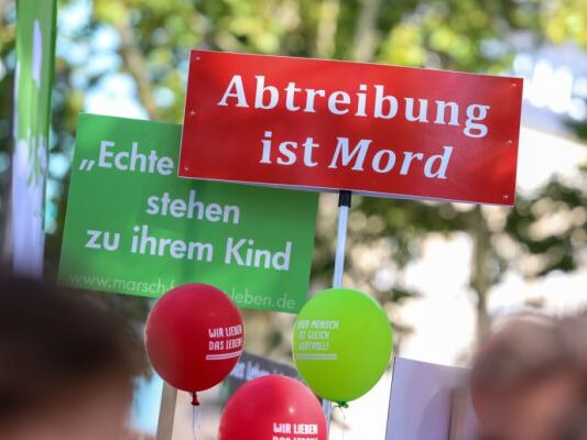 Abtreibungsgegner bei einer Demonstration in Deutschland