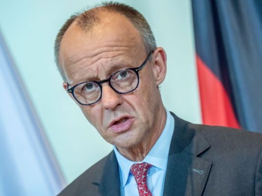 Deutscher Kanzler Merz sieht sein Land noch nicht im Krieg