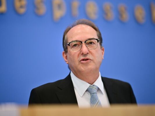 Dobrindt fährt ähnlichen Kurs wie Gerhard Karner in Österreich