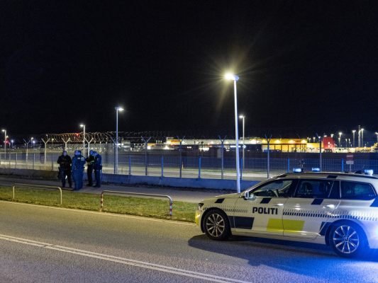 Dänemarks Polizei zuletzt gefordert, hier zuletzt am Flughafen