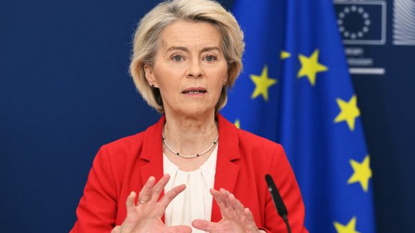 Von der Leyen will Drohnenwall gegen Russland