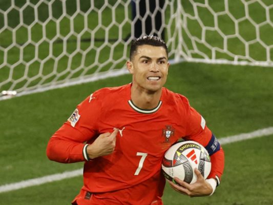 Auch mit 40 ist Ronaldo noch treffsicher Auch mit 40 ist Ronaldo noch treffsicher