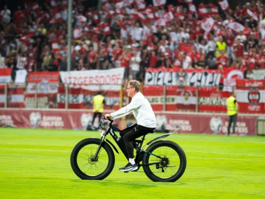 Rangnick-nach-weiterer-Sprunggelenks-OP-im-Spital