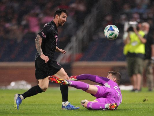 Messi lupfte auch in New York erfolgreich