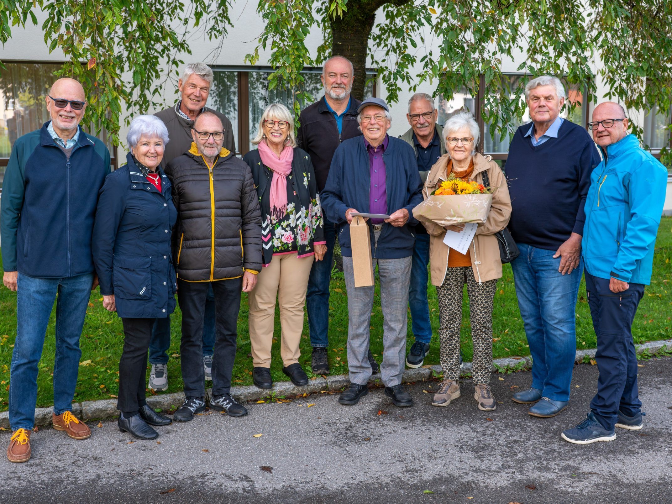 Der Vorstand bedankt sich bei Lisa und Hans Der Vorstand bedankt sich bei Lisa und Hans