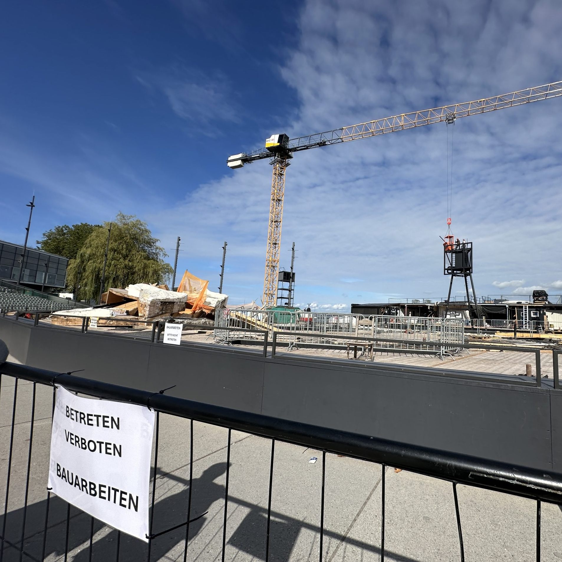 "Der Freischütz" verschwindet langsam aber sicher von der Seebühne.