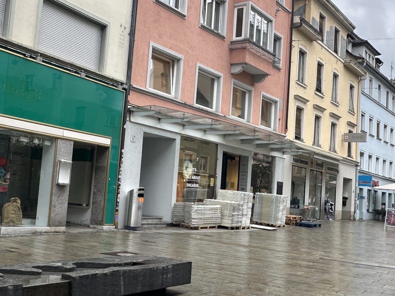 Umbruch in der Kaiserstraße. Auch Humanic hat geschlossen.