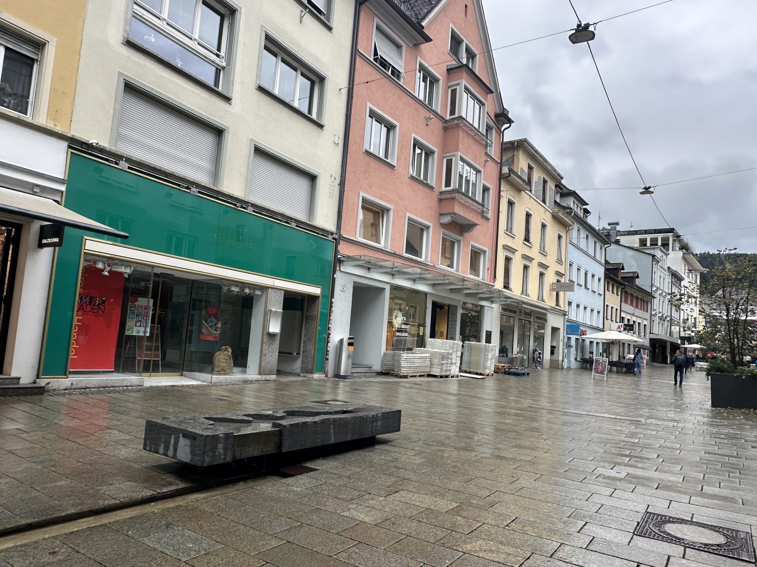 Umbruch in der Kaiserstraße. Auch ein weiteres Geschäft hat geschlossen.