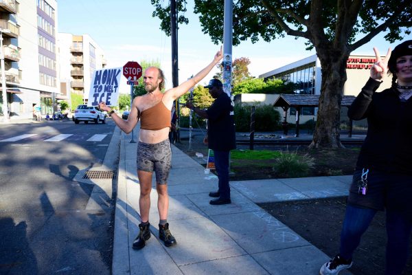 US-TRUMP-AUTHORIZES-MILITARY-FORCE-TO-QUASH-PORTLAND-ANTI-ICE-PR