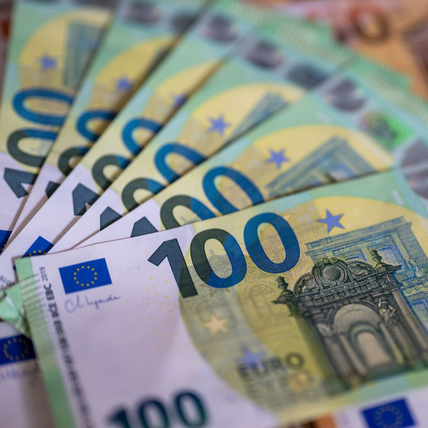 Die Republik holt sich mit der zehnjährigen Anleihe 1,15 Mrd. Euro am Markt.