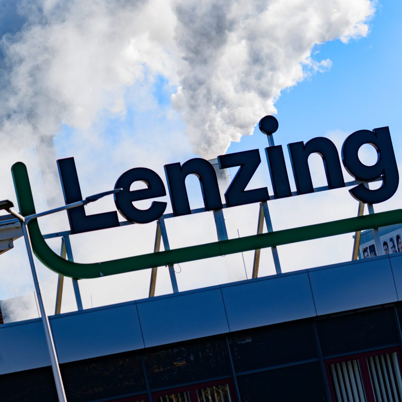 Bei Lenzing dürften 500 Jobs wackeln.