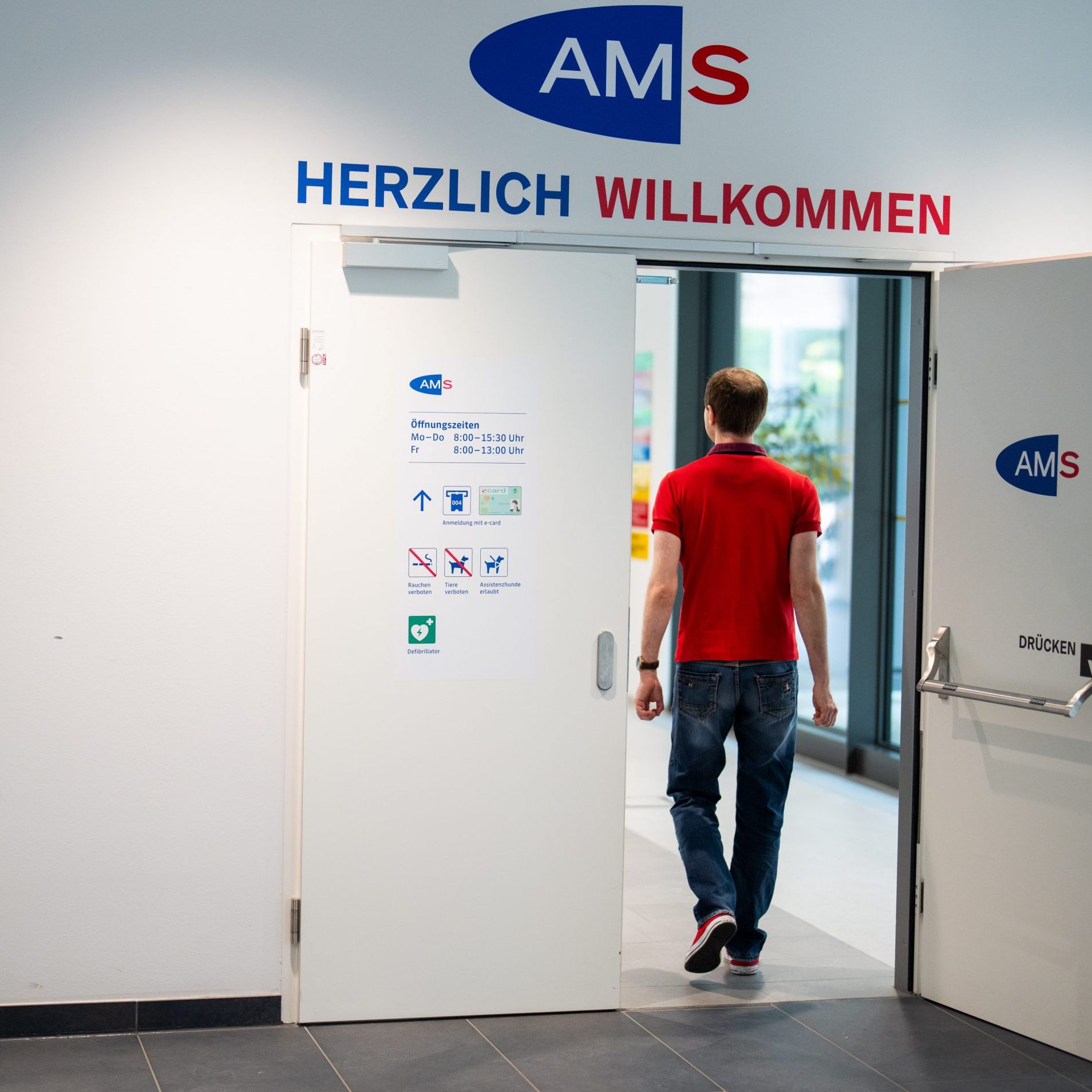 Die Arbeitslosigkeit ist im zweiten Quartal deutlich gestiegen.