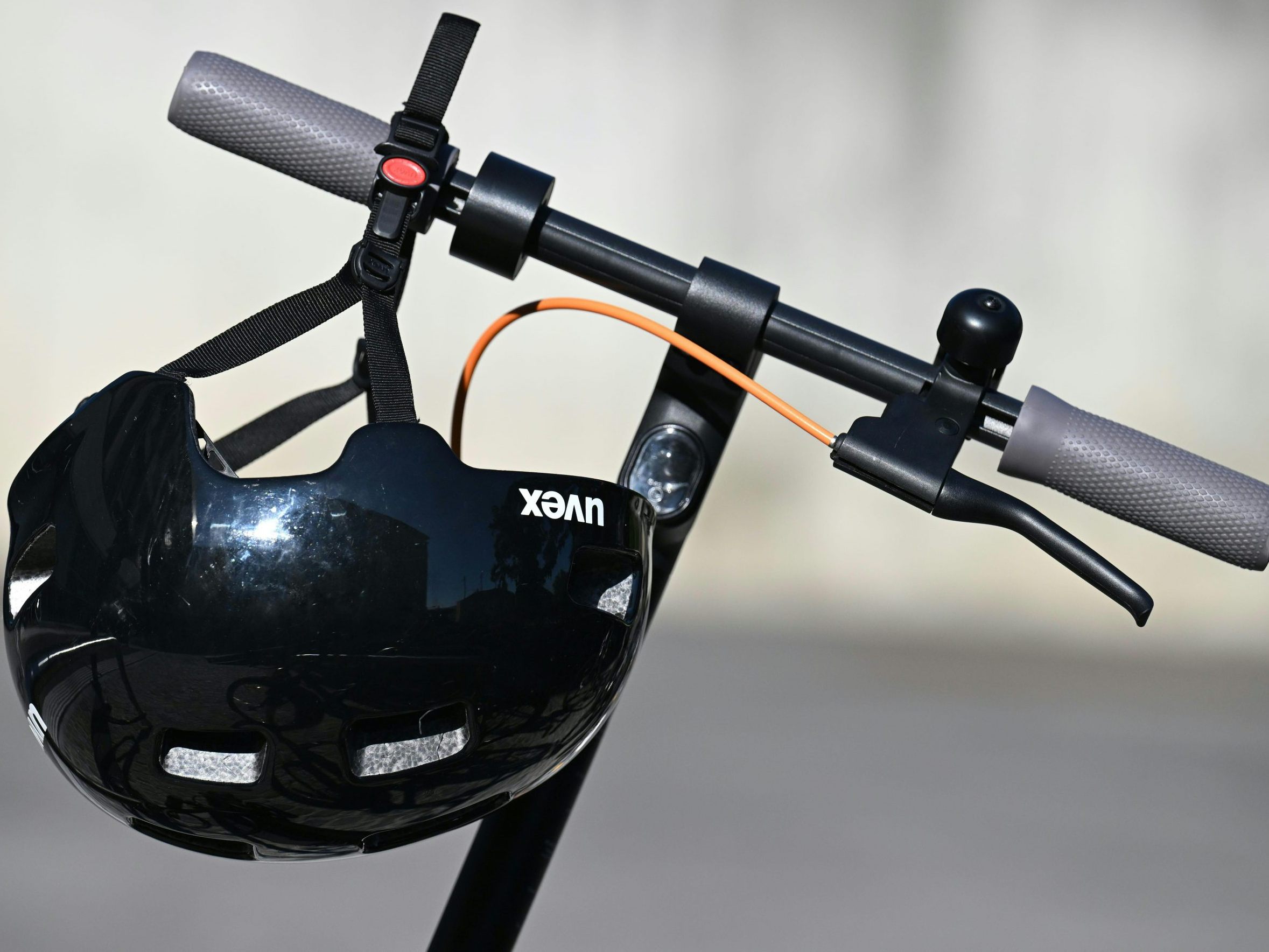 Festnahme nach einem Diebstahl von E-Scootern. Festnahme nach einem Diebstahl von E-Scootern.