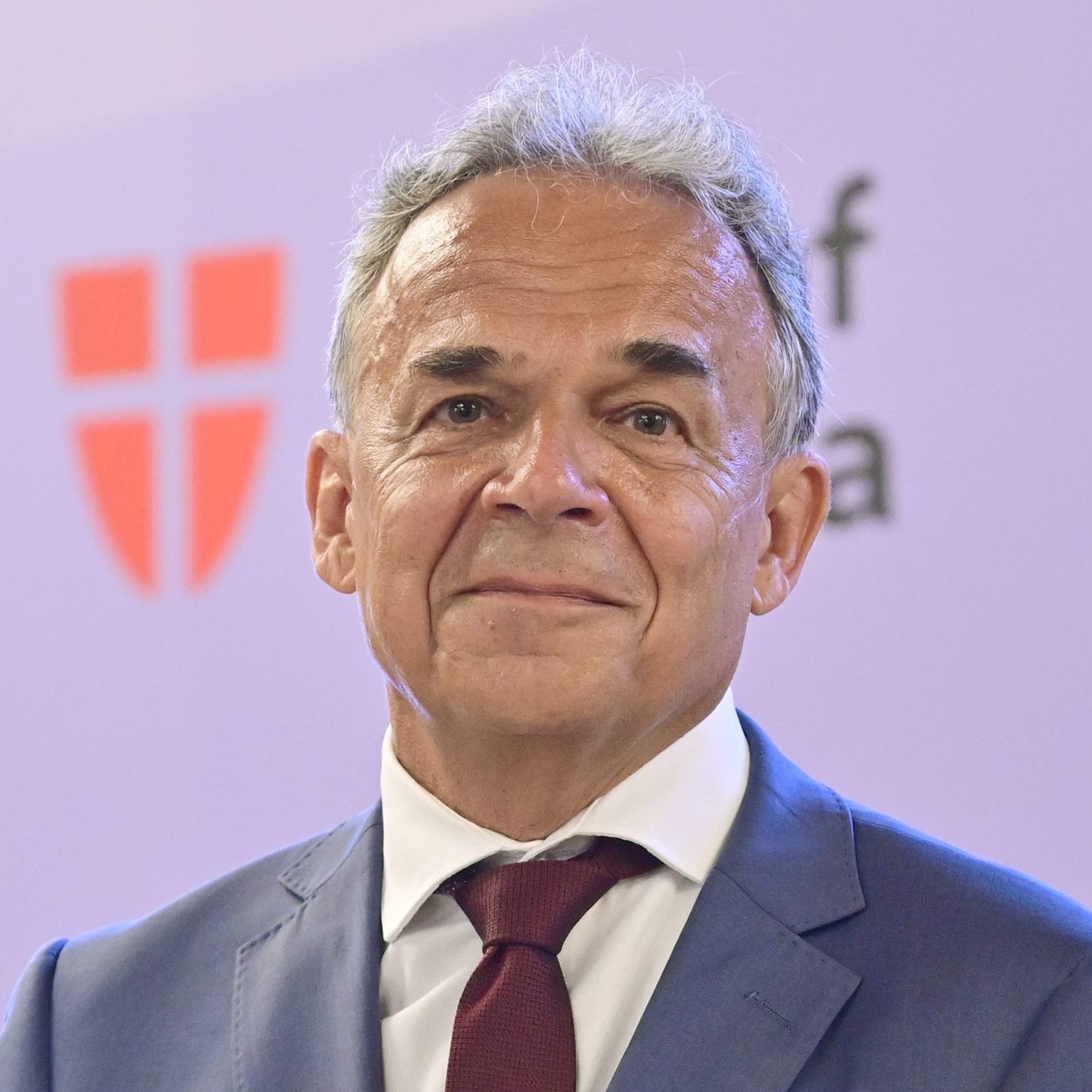 Wiens Patientenanwalt kritisiert Personalmangel und Wartezeiten.