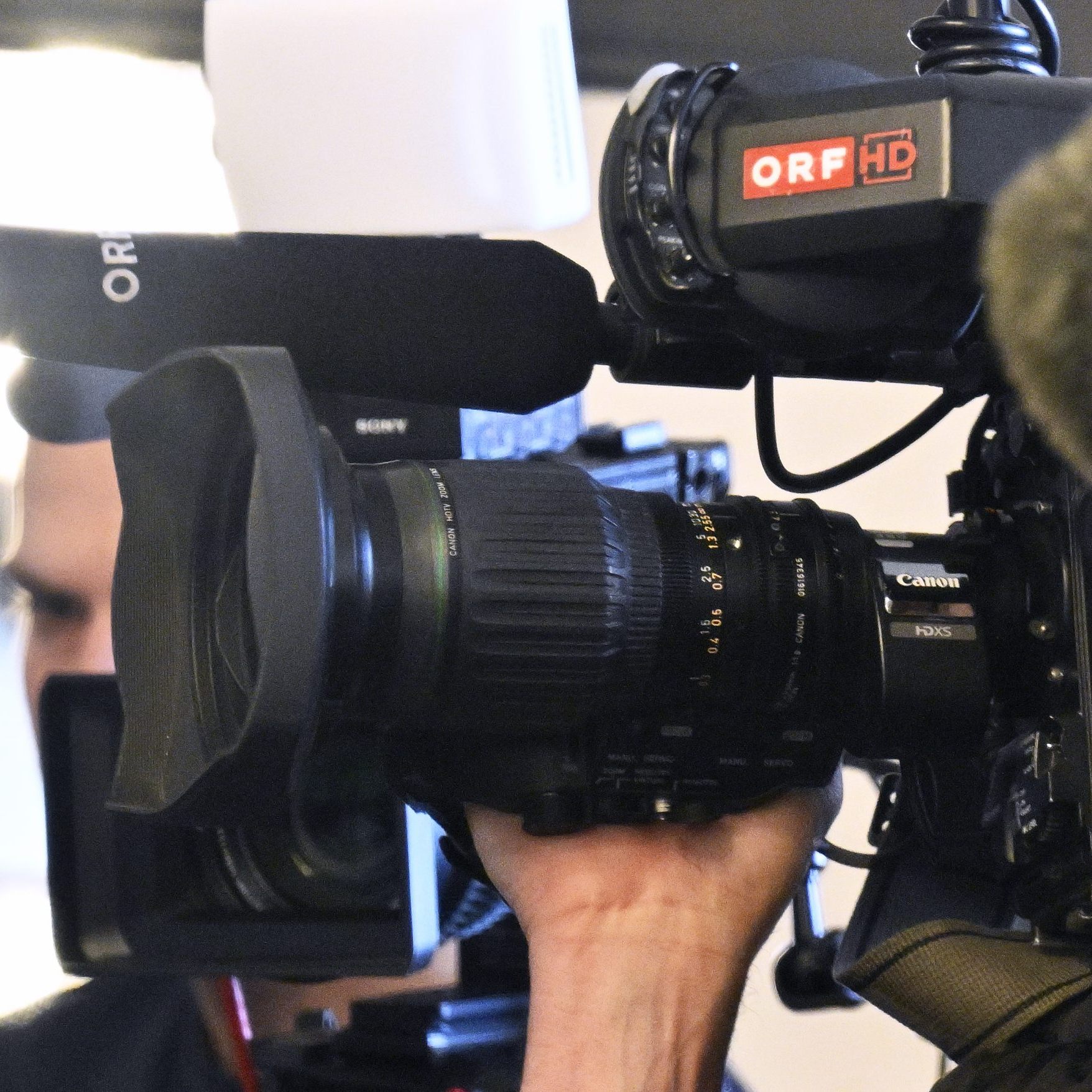 Ein Kameramann des ORF wird seit mehreren Tagen in der Ukraine festgehalten.