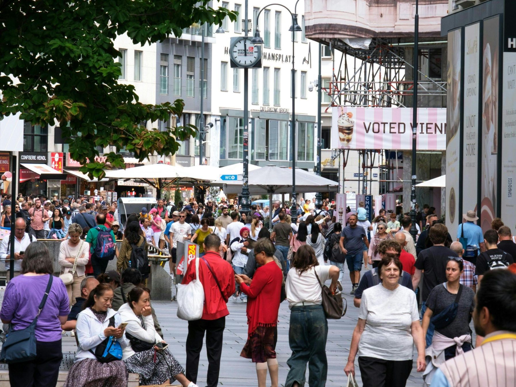 Wenig-Fortschritte-bei-Barrierefreiheit-auf-Wiener-Einkaufsstra-en