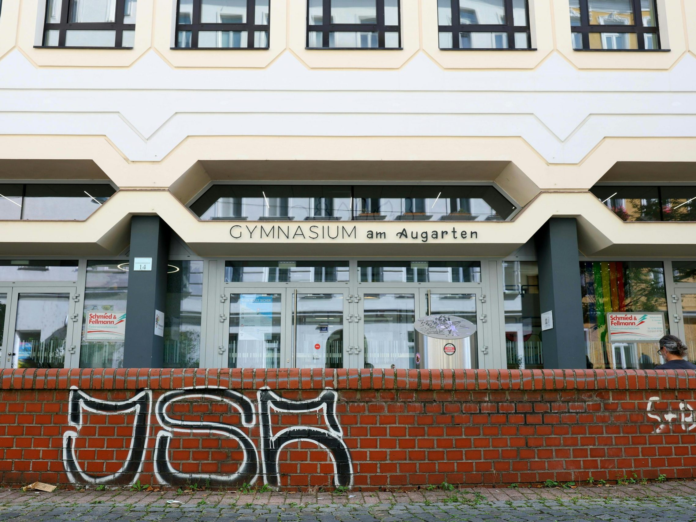 16-Jährige wurde durch Stiche verletzt.