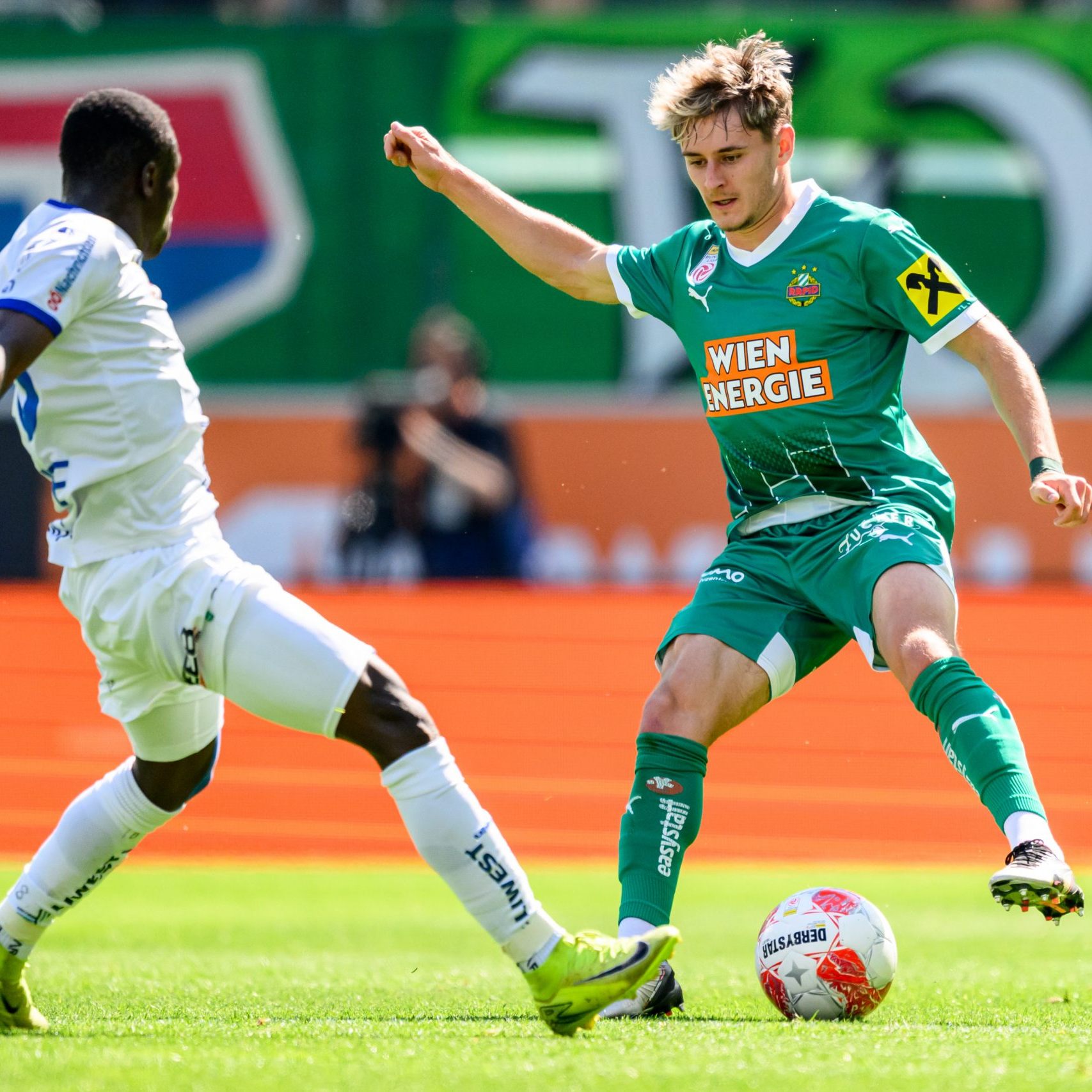 Altach statt Rapid heißt es für Moritz Oswald (rechts).