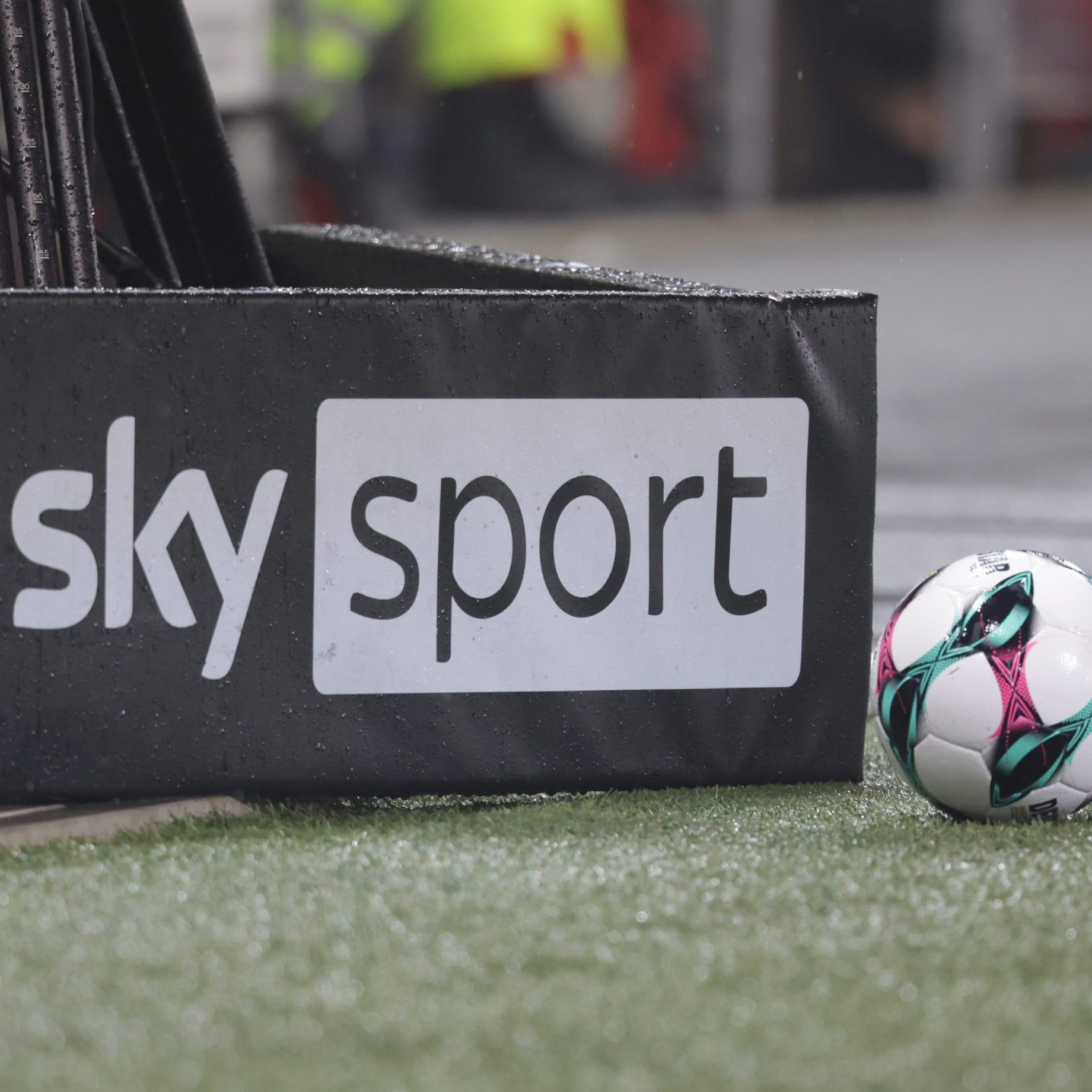 Fußball-Bundesliga einigt sich mit Sky – weniger Geld, aber mehr Planungssicherheit Wenn du Varianten mit anderem Foku