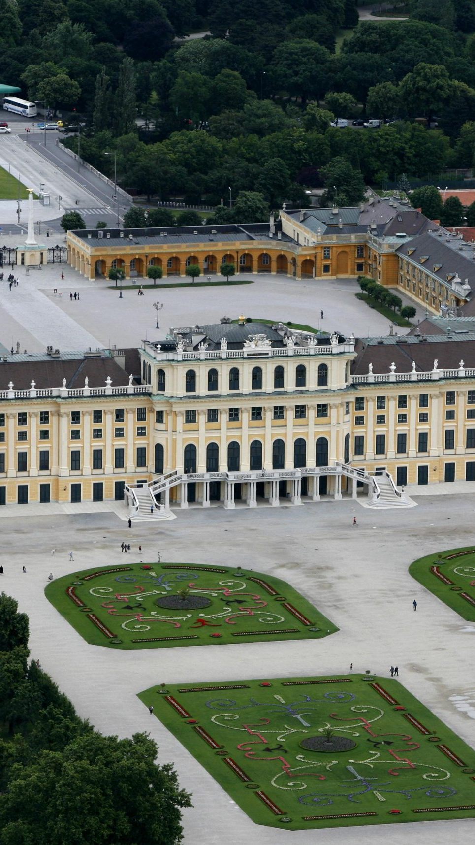 Paul Kalkbrenner kommt diese Woche vor das Wiener Schloss Schönbrunn.
