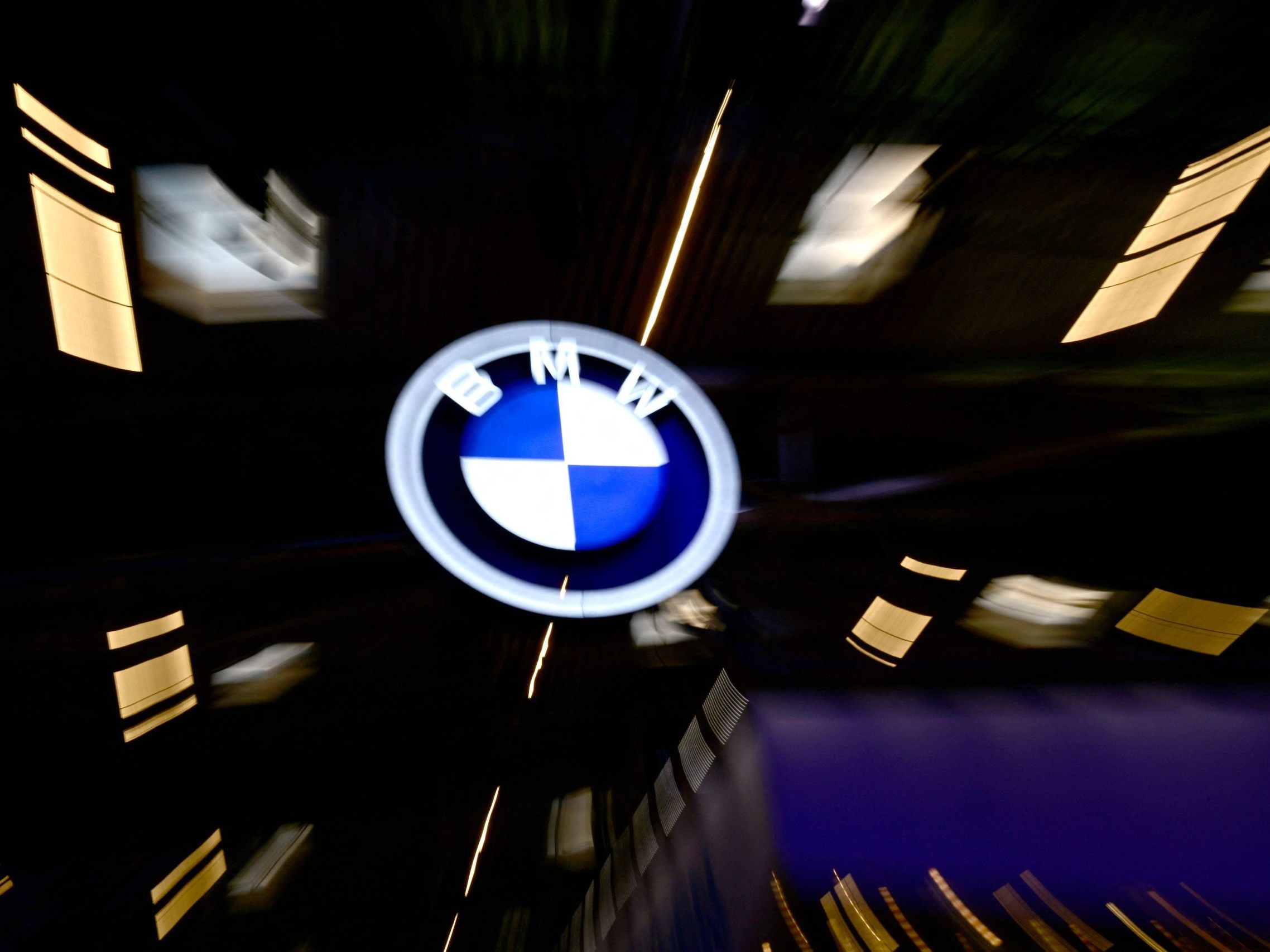 Defekter Starter: BMW warnt vor Brandgefahr bei geparkten Autos