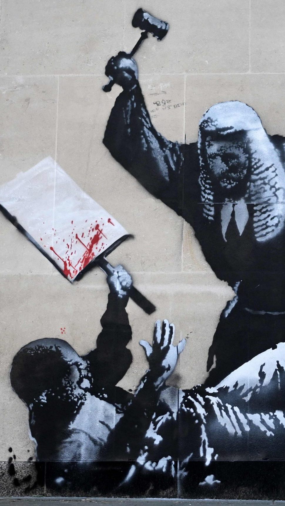 Banksy provoziert mit Werk an britischem Justizzentrum.