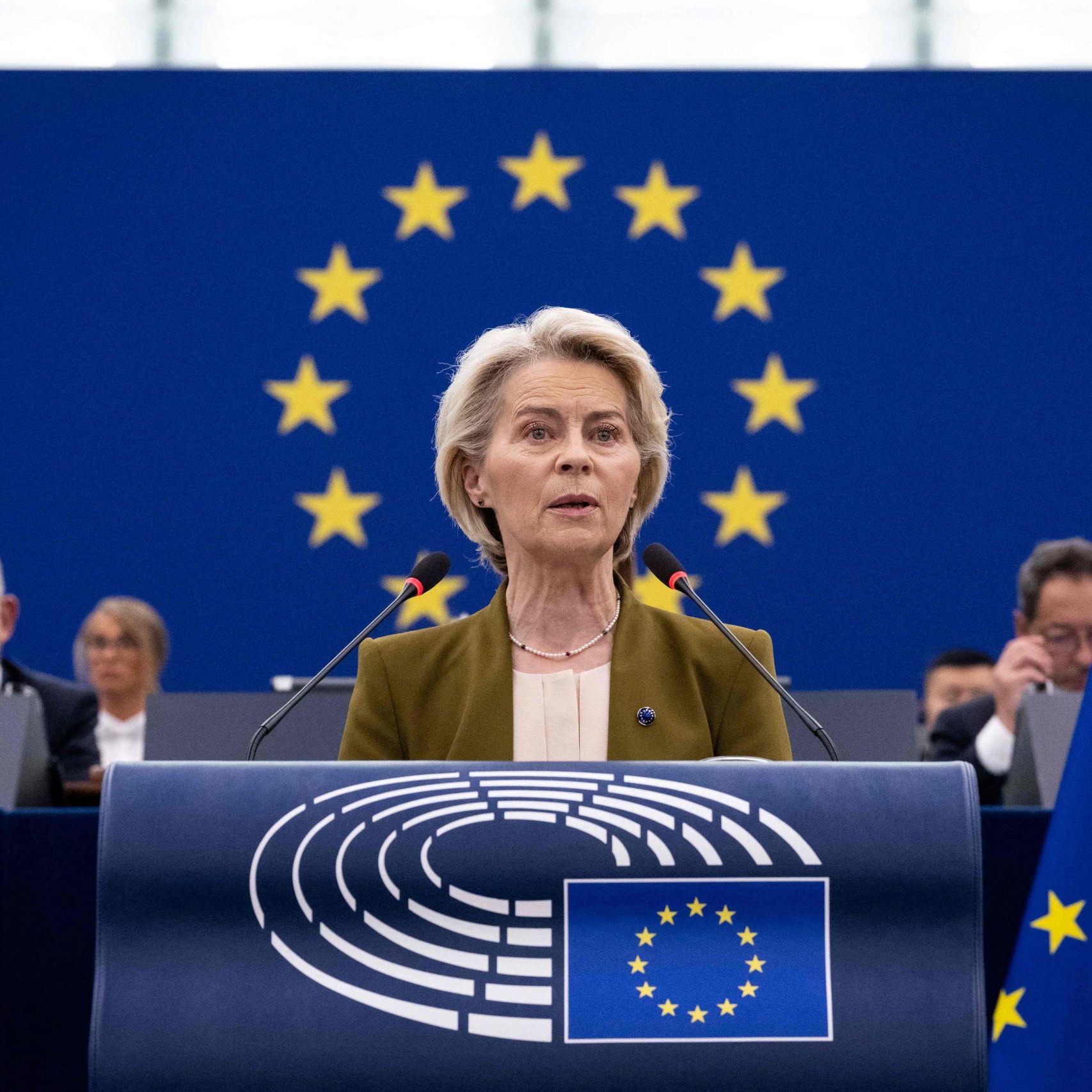 EU-Parlament prüft Misstrauensanträge gegen Ursula von der Leyen