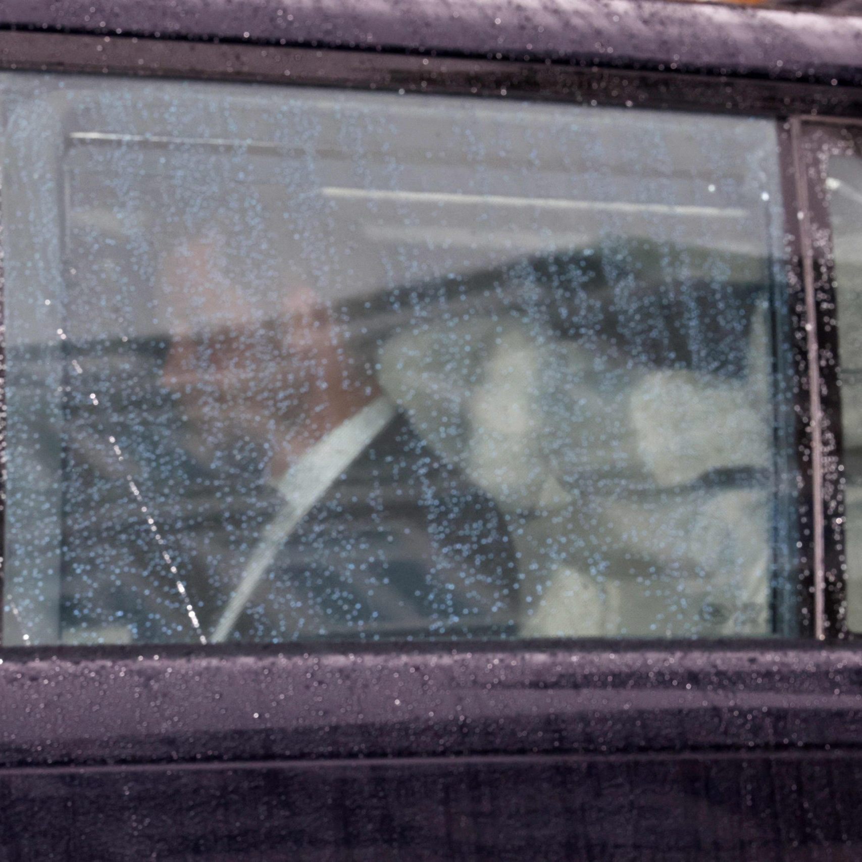 Prinz Harry verlässt am 10. September 2025 in einem Auto das Clarence House in London. Zuvor hatte er seinen Vater, König Charles III., zu einem persönlichen Gespräch getroffen.